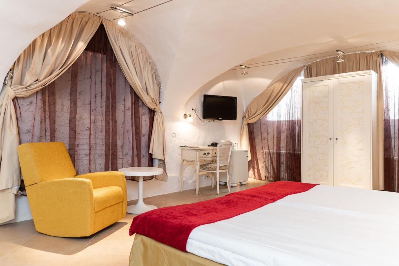 Meriton Old Town Garden Hotel Tallinn Bagian luar foto