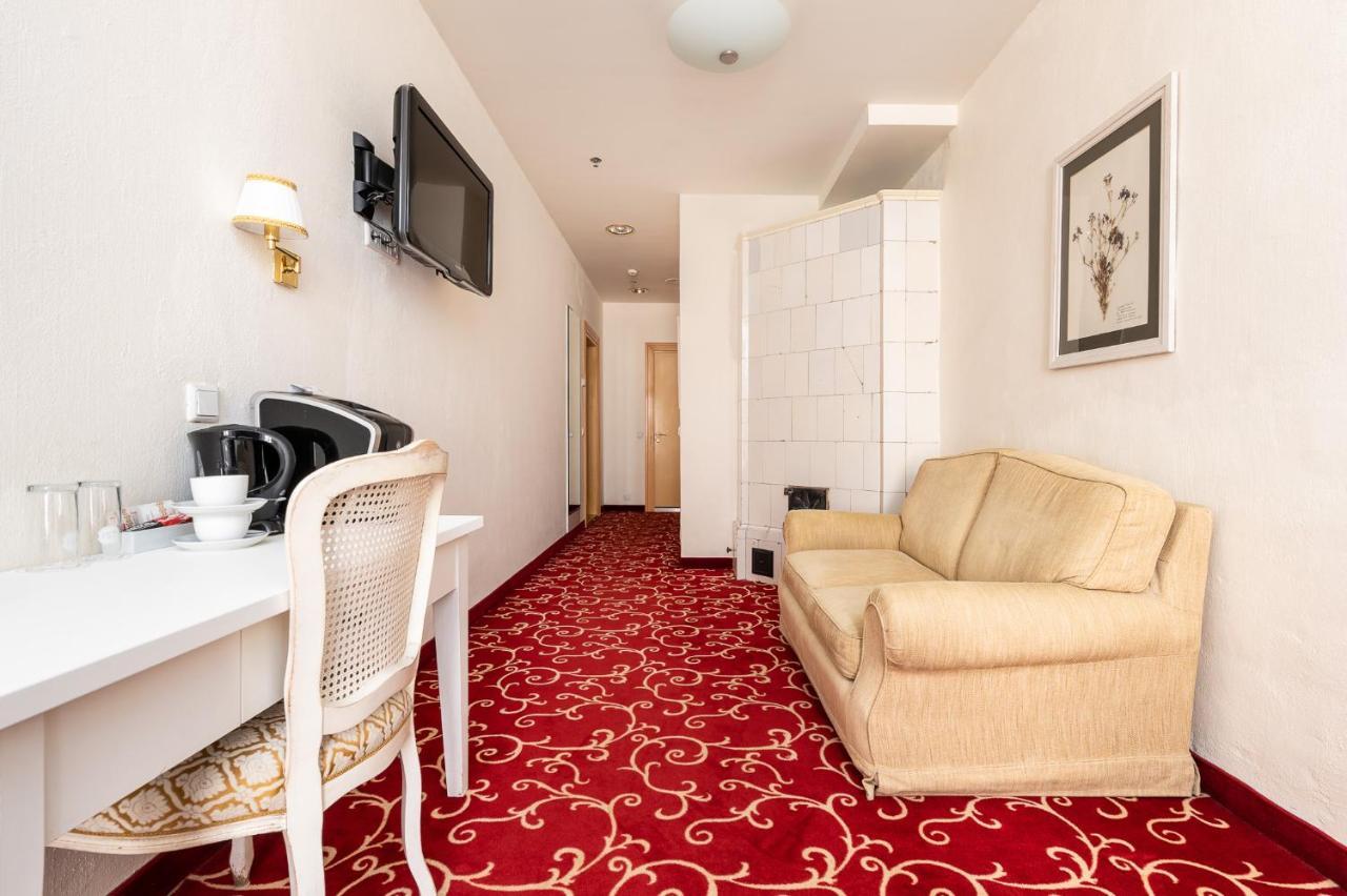 Meriton Old Town Garden Hotel Tallinn Bagian luar foto