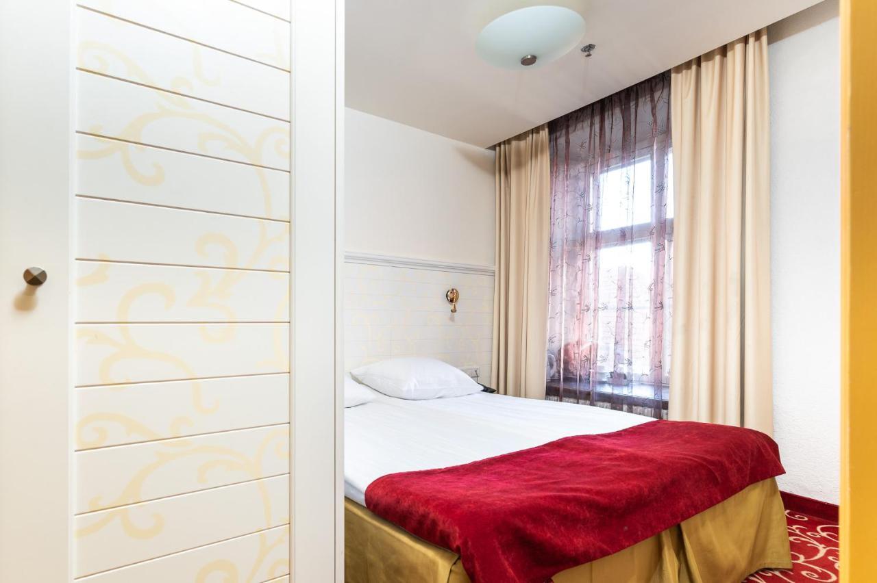 Meriton Old Town Garden Hotel Tallinn Bagian luar foto