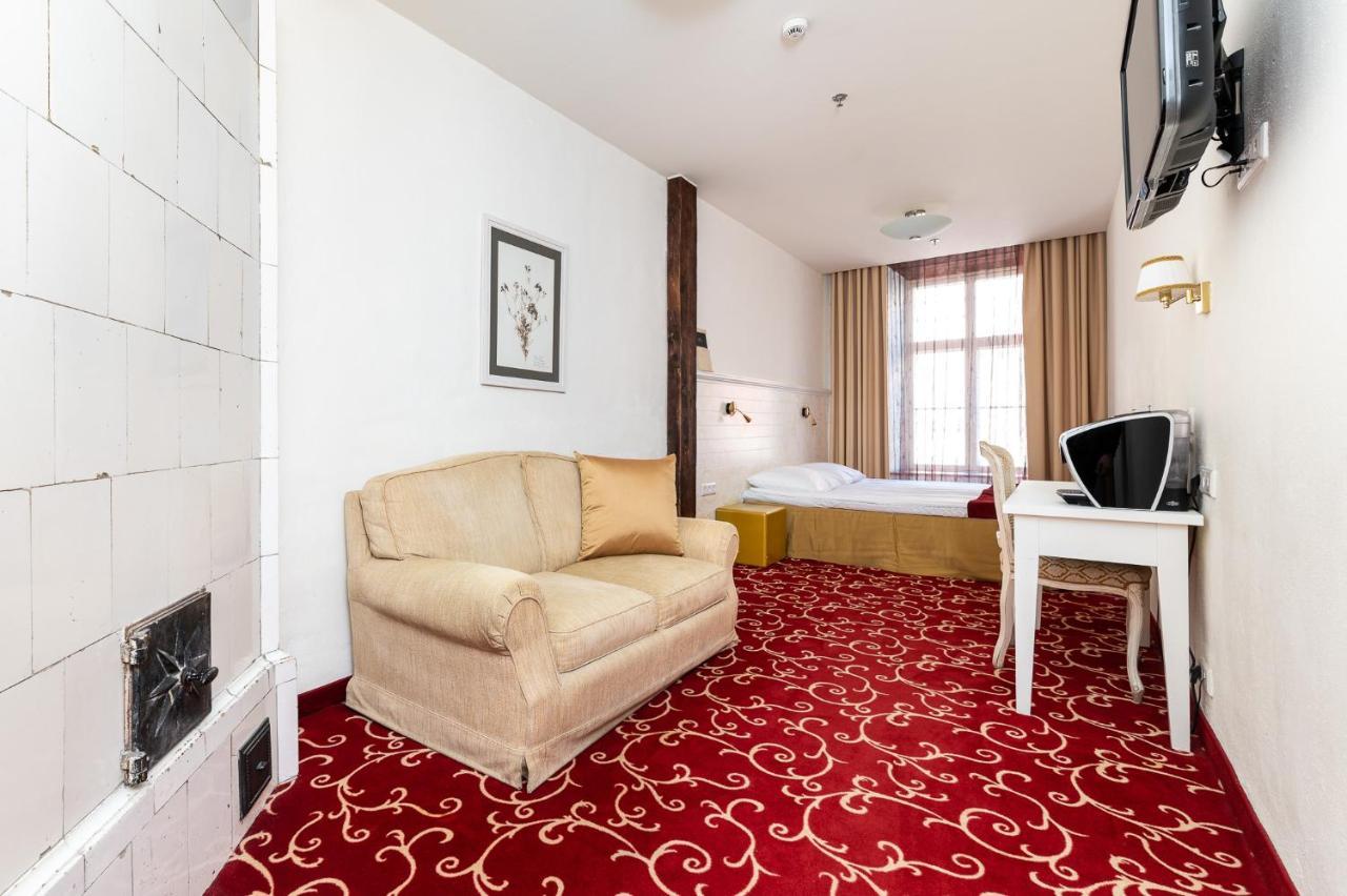 Meriton Old Town Garden Hotel Tallinn Bagian luar foto