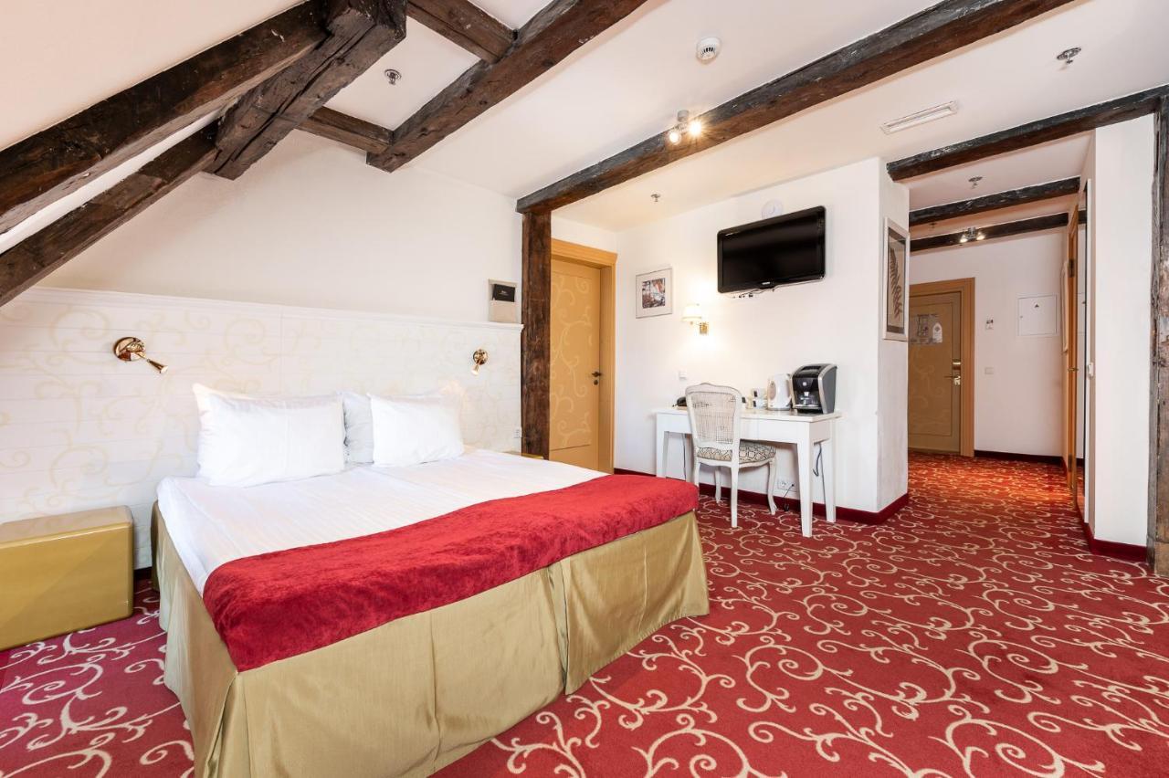 Meriton Old Town Garden Hotel Tallinn Bagian luar foto
