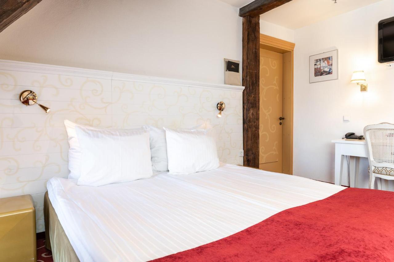 Meriton Old Town Garden Hotel Tallinn Bagian luar foto