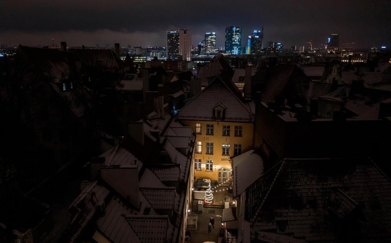 Meriton Old Town Garden Hotel Tallinn Bagian luar foto