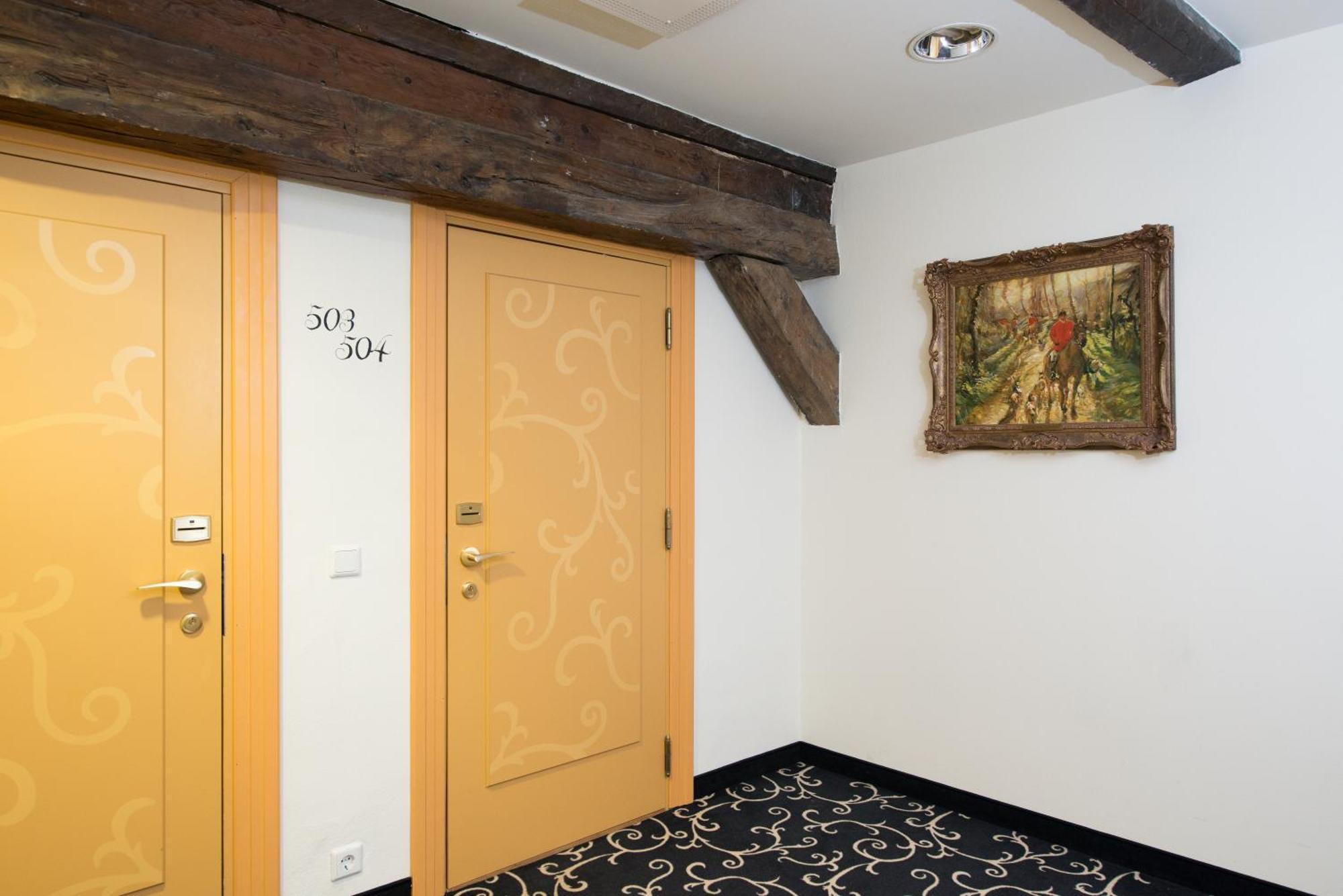Meriton Old Town Garden Hotel Tallinn Bagian luar foto