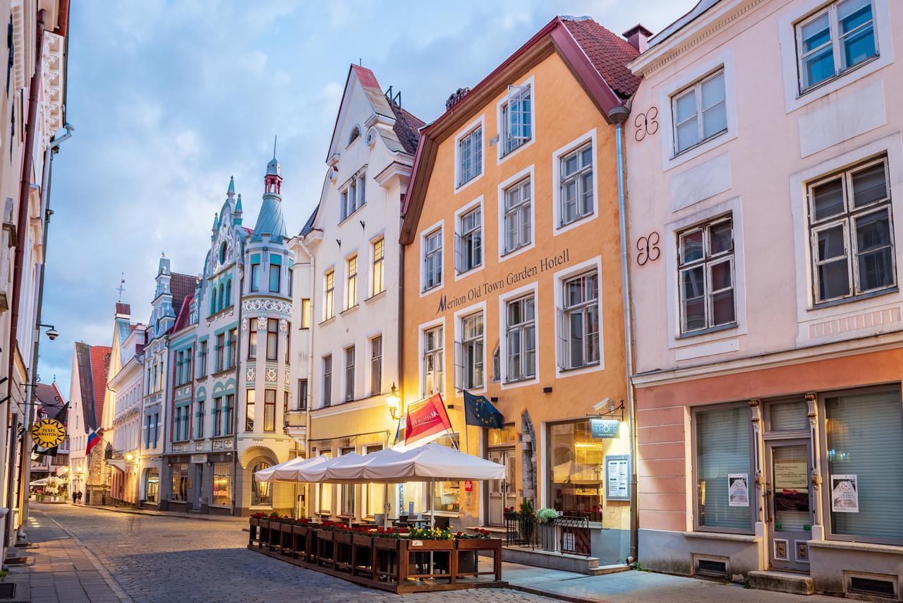 Meriton Old Town Garden Hotel Tallinn Bagian luar foto