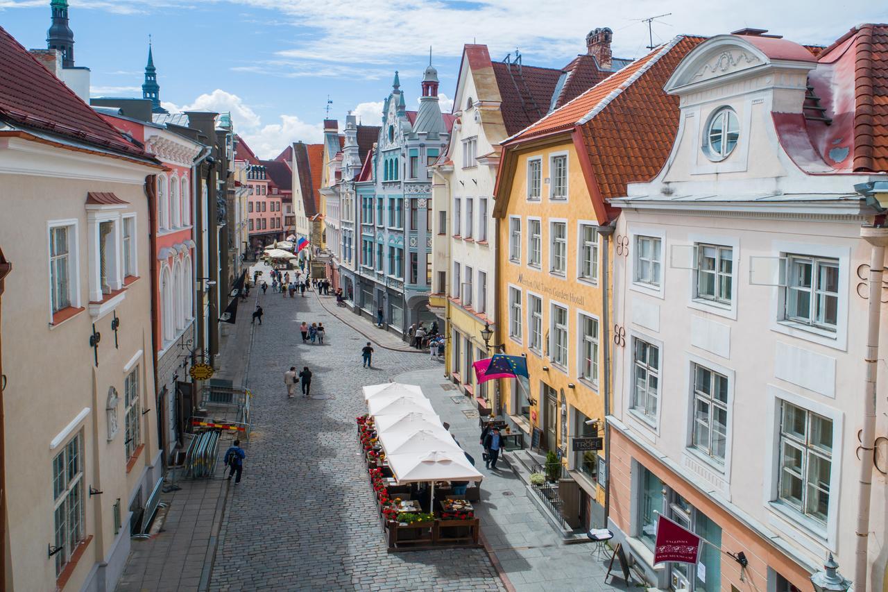 Meriton Old Town Garden Hotel Tallinn Bagian luar foto