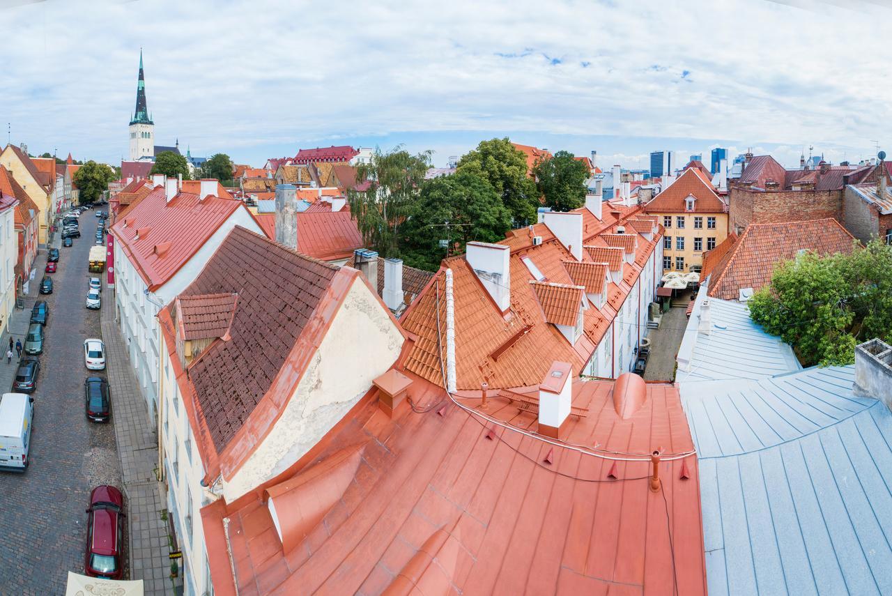 Meriton Old Town Garden Hotel Tallinn Bagian luar foto