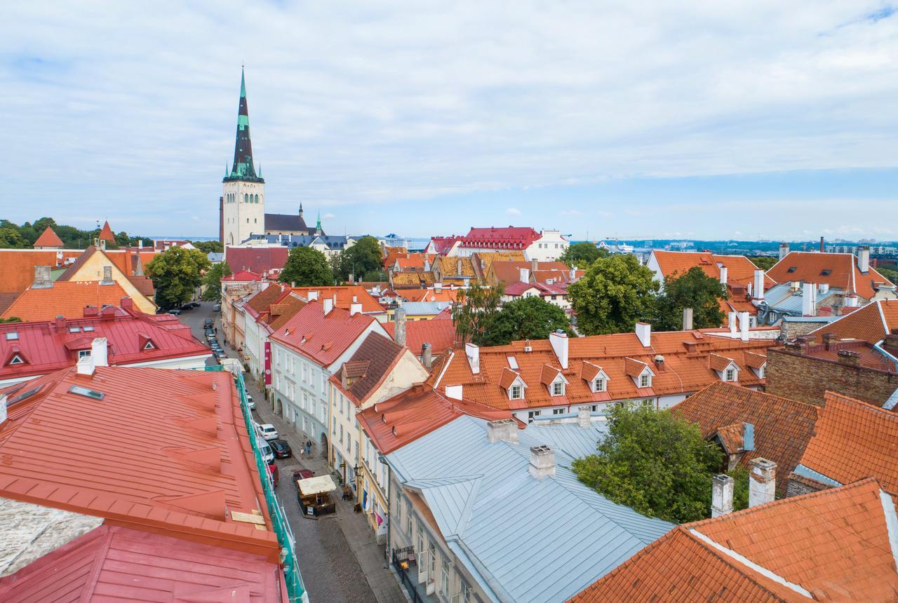 Meriton Old Town Garden Hotel Tallinn Bagian luar foto