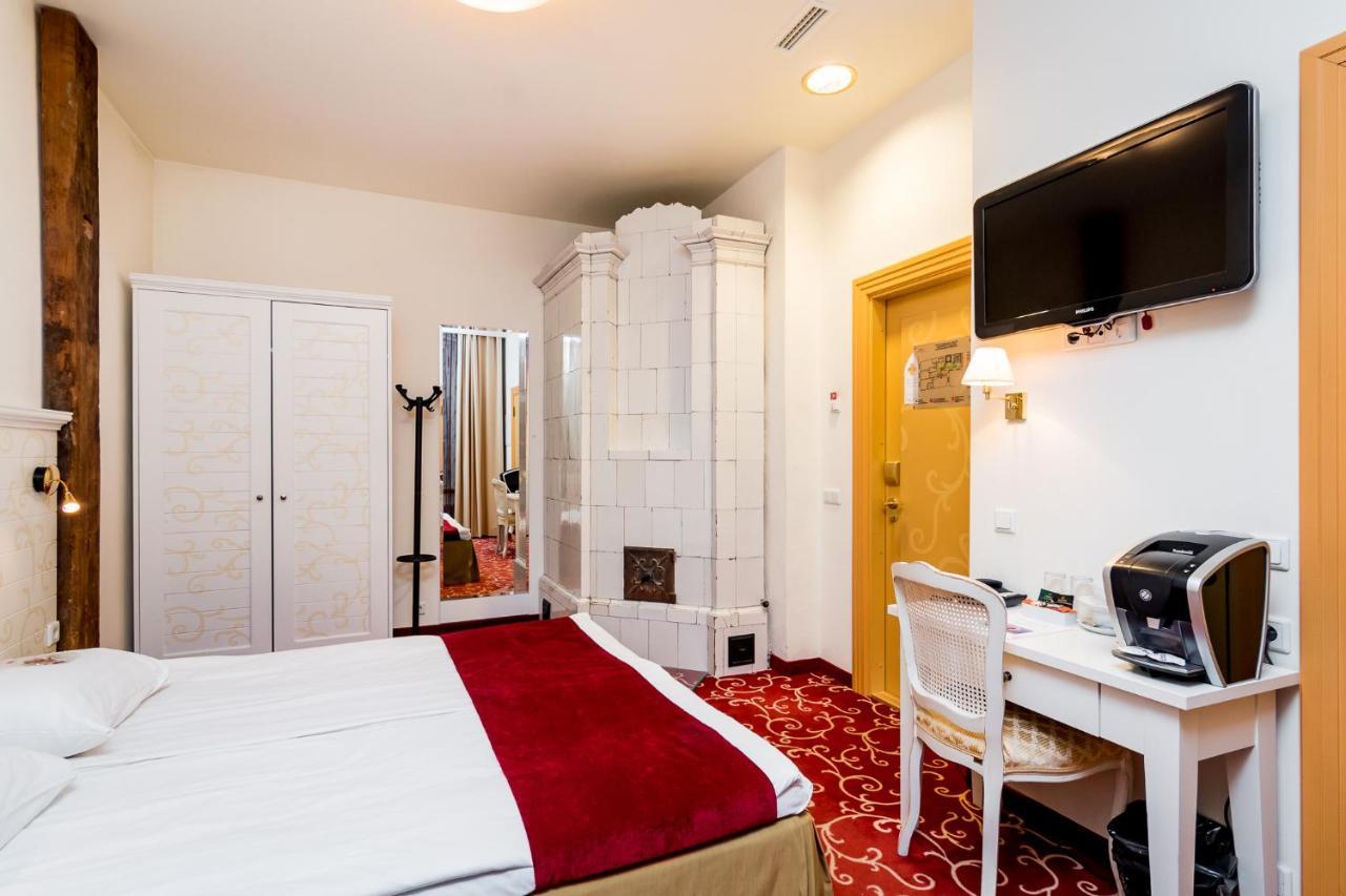 Meriton Old Town Garden Hotel Tallinn Bagian luar foto