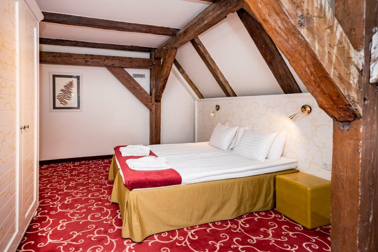 Meriton Old Town Garden Hotel Tallinn Bagian luar foto
