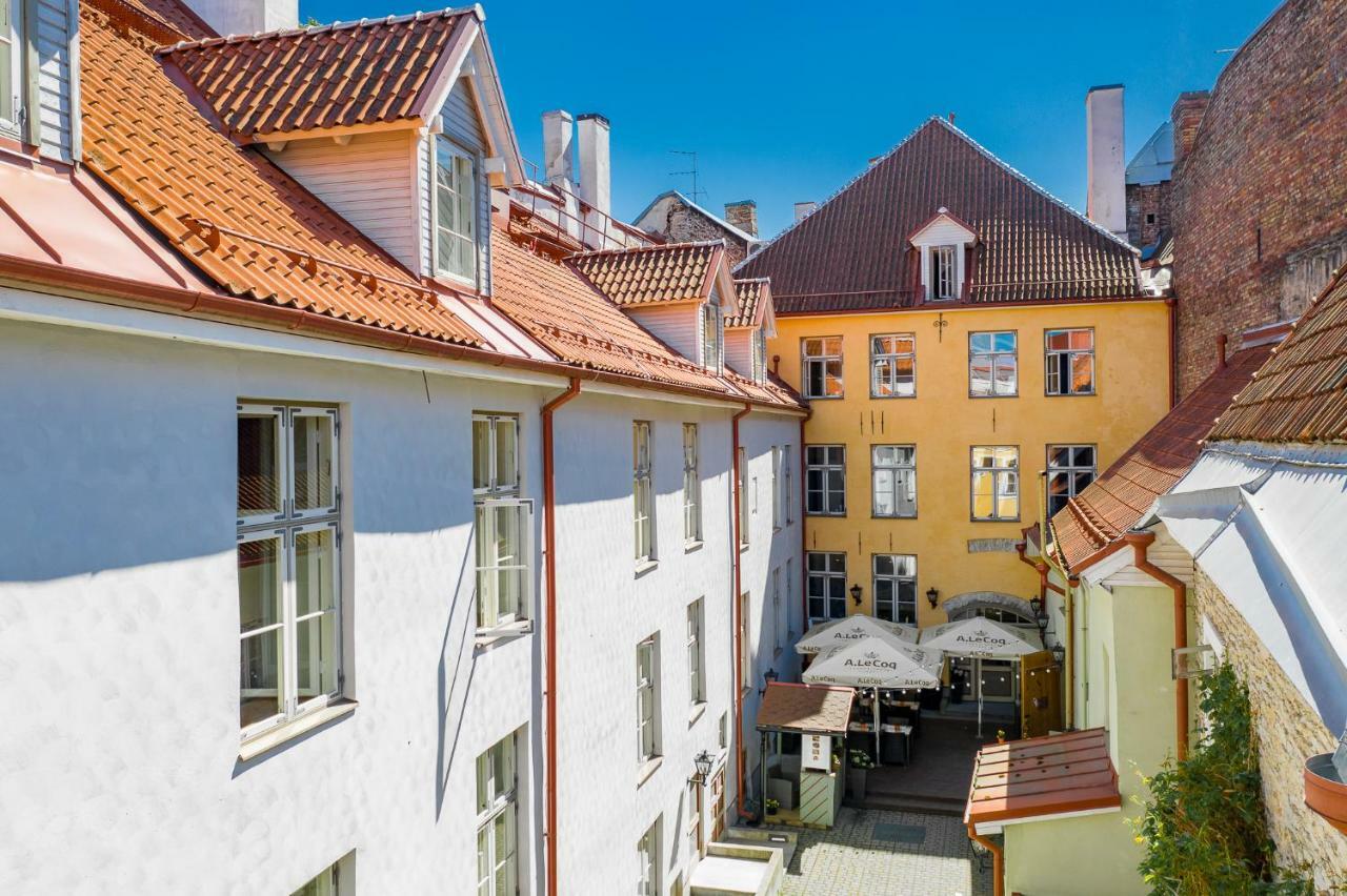Meriton Old Town Garden Hotel Tallinn Bagian luar foto