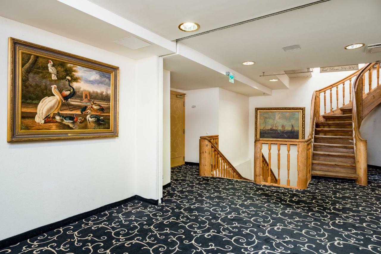 Meriton Old Town Garden Hotel Tallinn Bagian luar foto