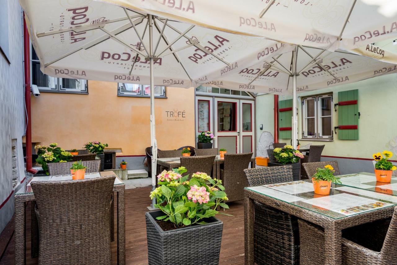 Meriton Old Town Garden Hotel Tallinn Bagian luar foto