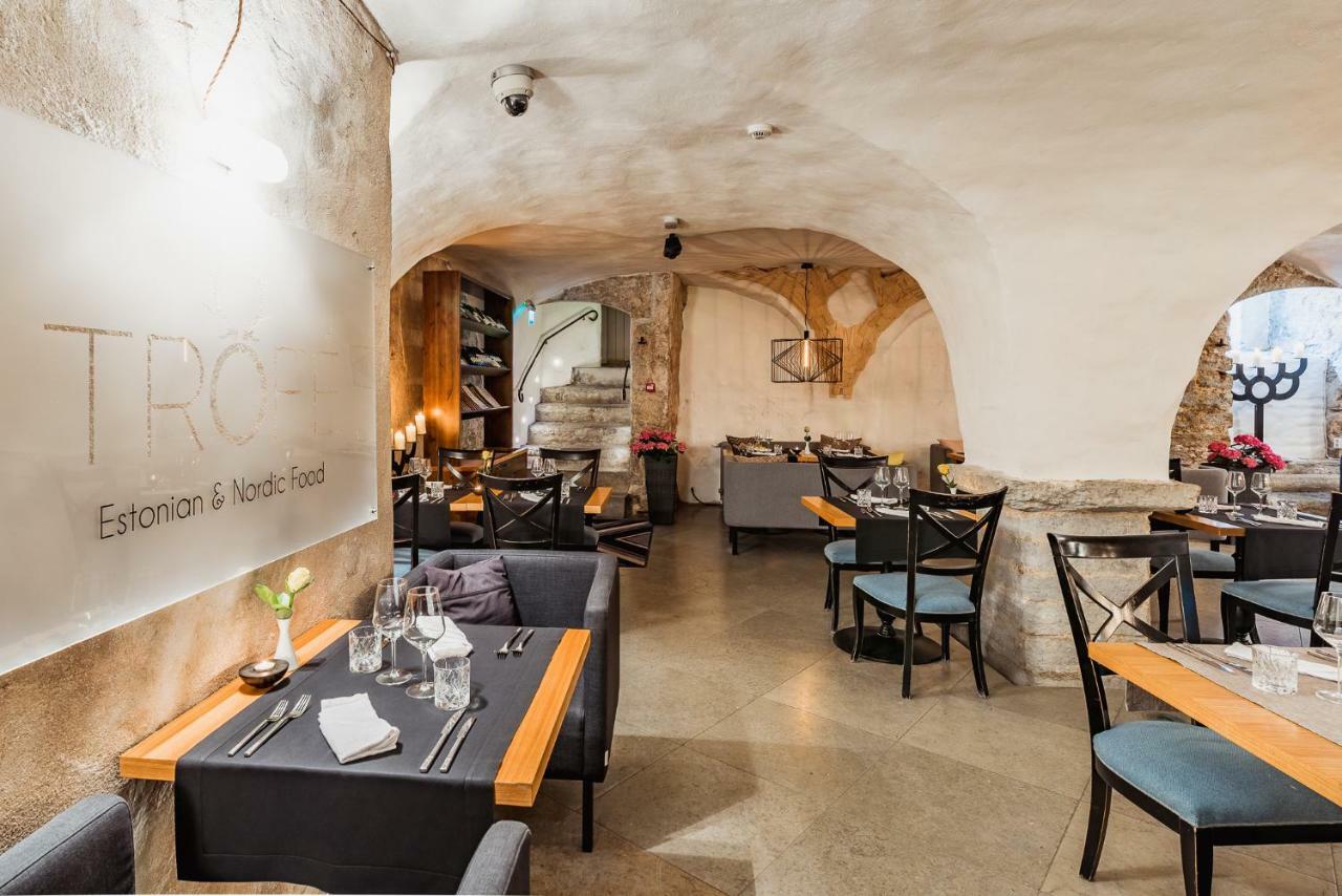 Meriton Old Town Garden Hotel Tallinn Bagian luar foto
