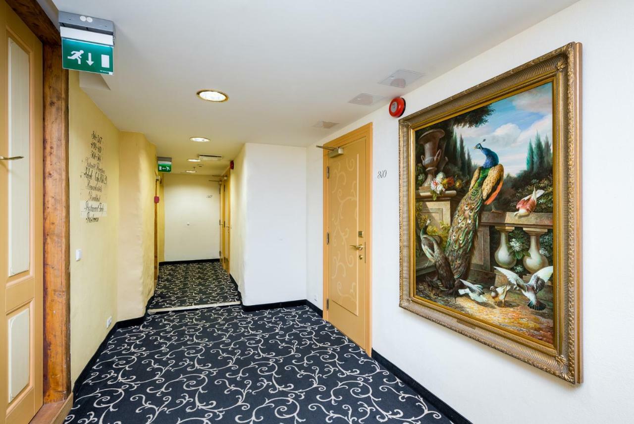 Meriton Old Town Garden Hotel Tallinn Bagian luar foto