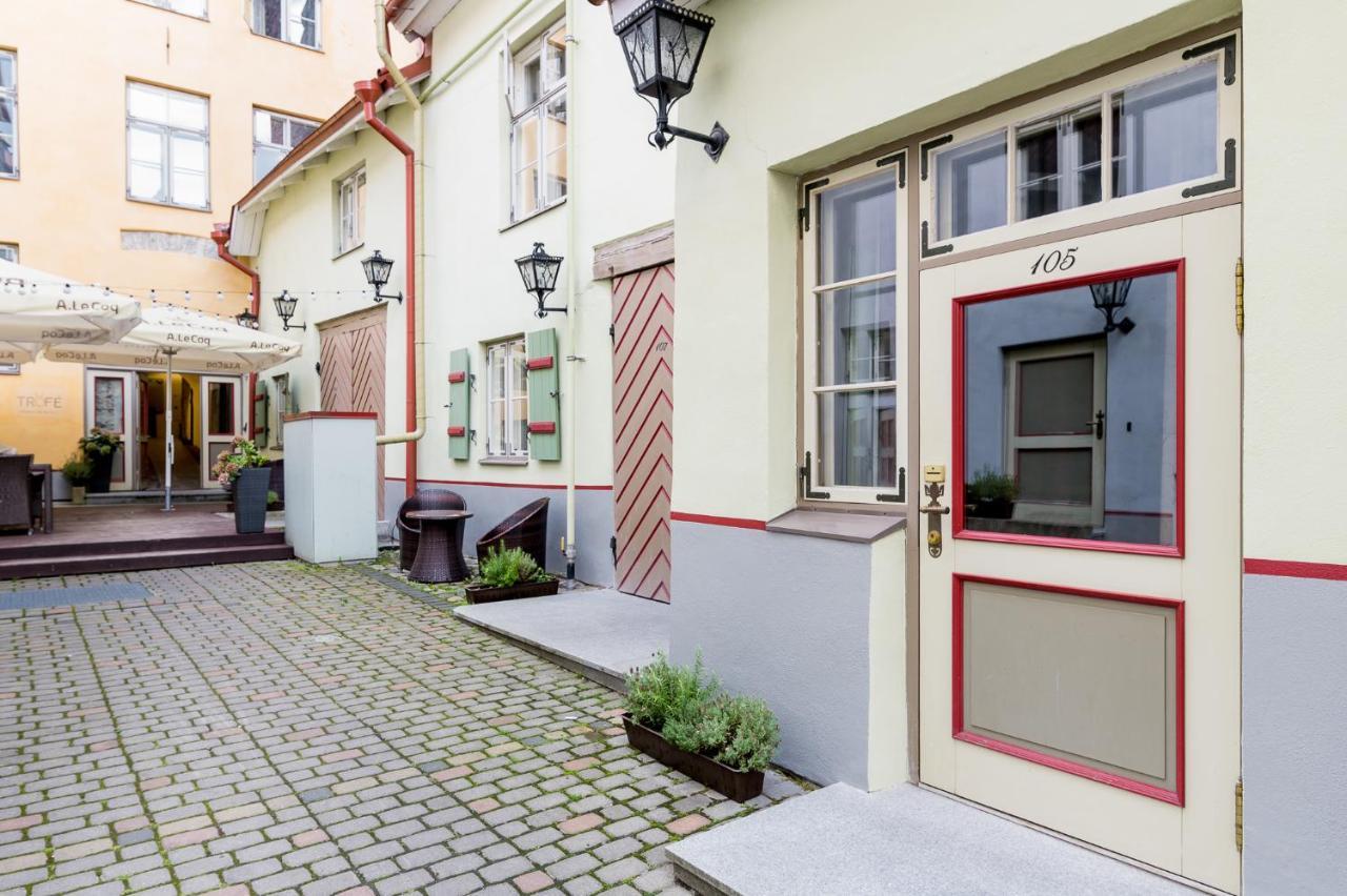 Meriton Old Town Garden Hotel Tallinn Bagian luar foto